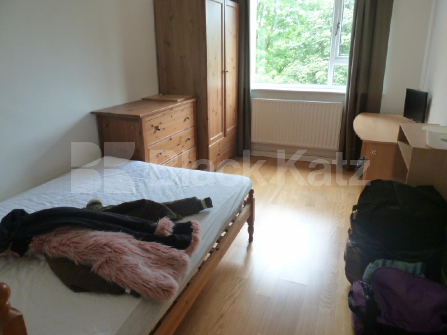 			NEW INSTRUCTION!!!, 3 Bedroom, 1 bath, 1 reception Flat			 Crouch Hill, Crouch Hill